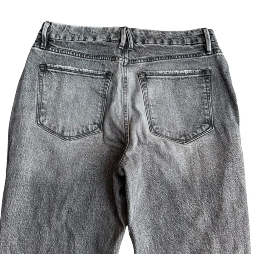 Good American Size 10/30 Curvy Twist Straight Leg Jeans Washed Black Split Hem‎